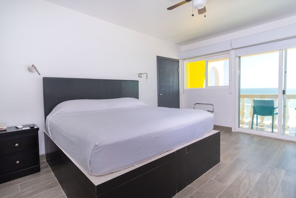 Playa Bonita Resort 20/77