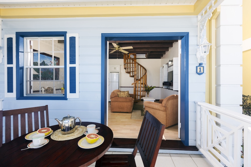 Villa Beach Cottages 32/50