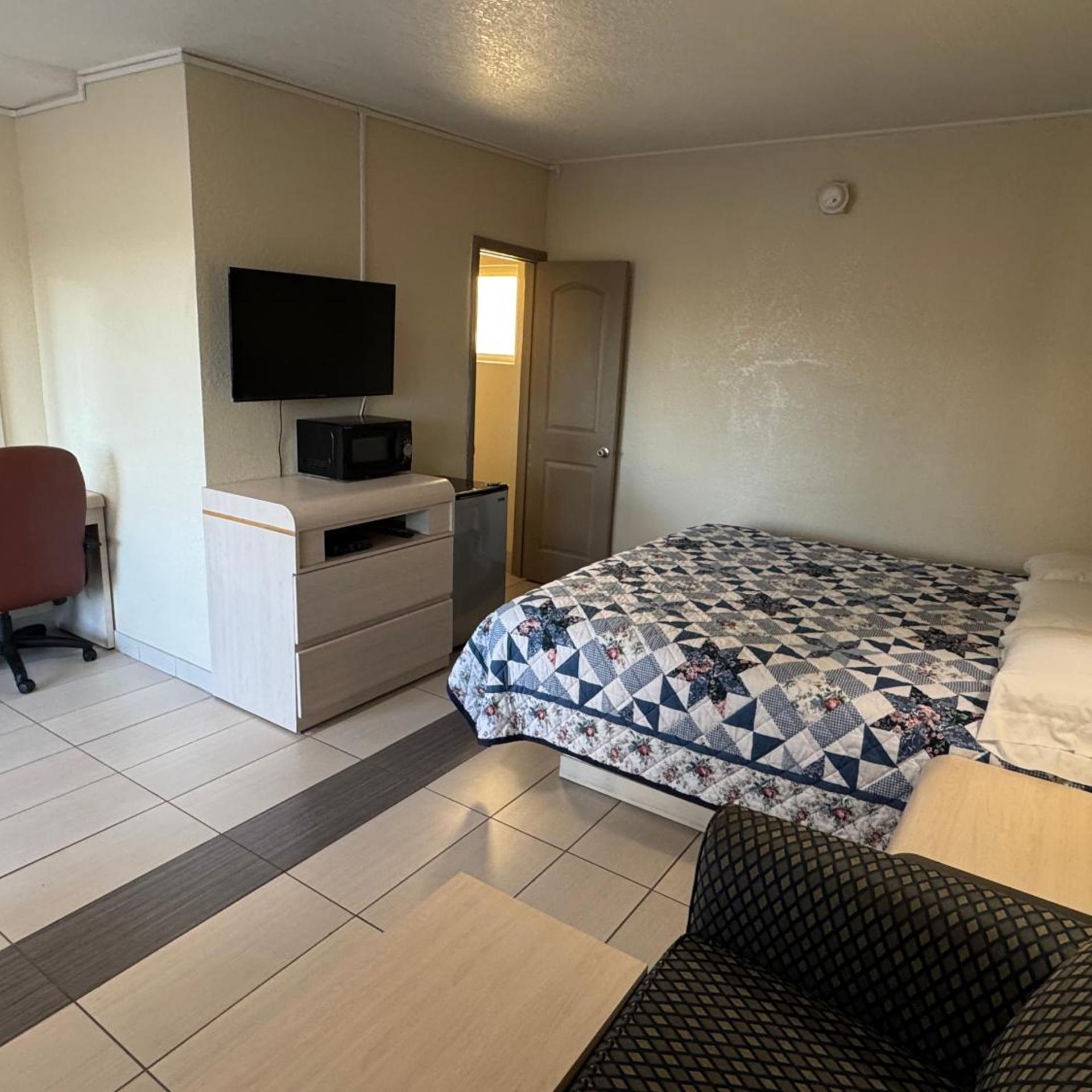 American Inn 4/6