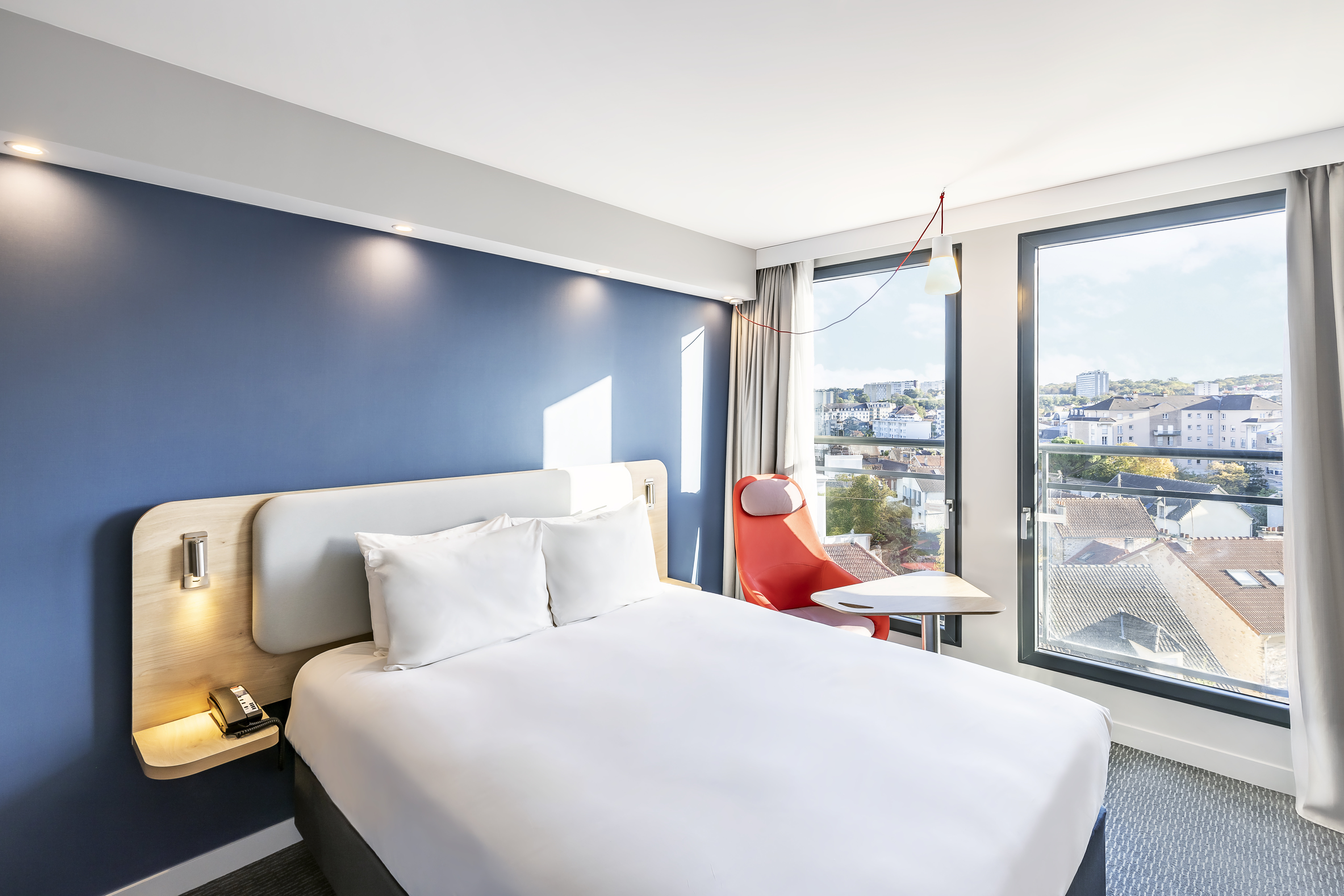 غرفة قياسية بسرير كوين لذوي الإعاقة، Holiday Inn Express Paris - Poissy, an IHG Hotel 2/6