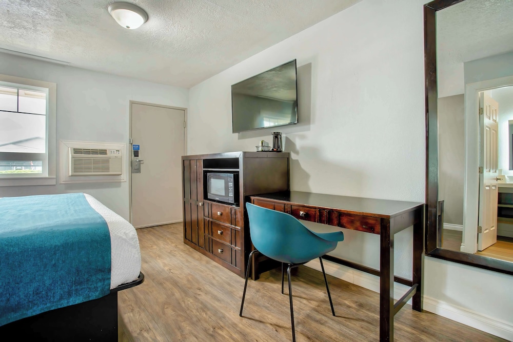 Studio6 Suites Albany, OR 17/23
