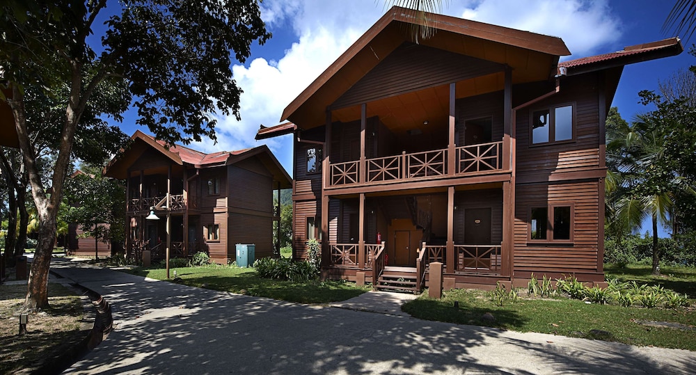 REDANG ISLAND RESORT 4/50