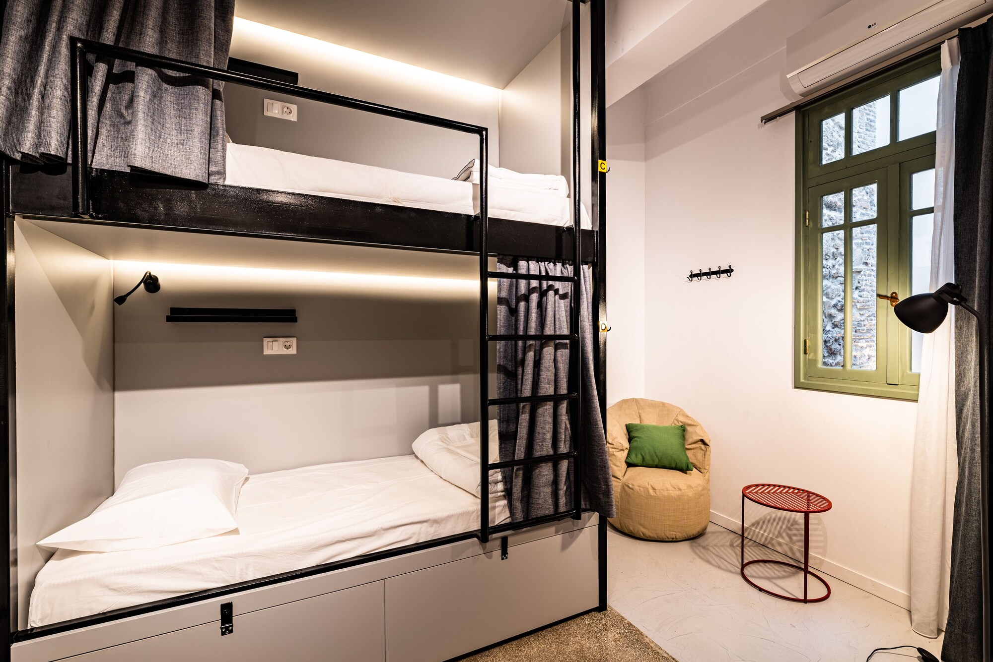FEMALE DORM, FEMALE ONLY, STANDARD, 4 BEDS