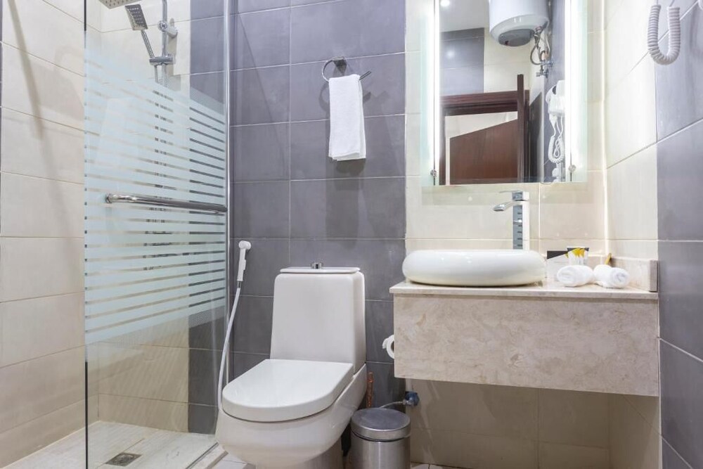 شقق ديور إن الفندقية(Dior Inn serviced apartments) 23/27