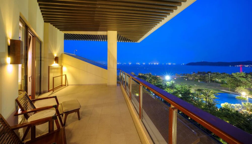 Haitang Bay Gloria Sanya Hotspring Resort 16/34