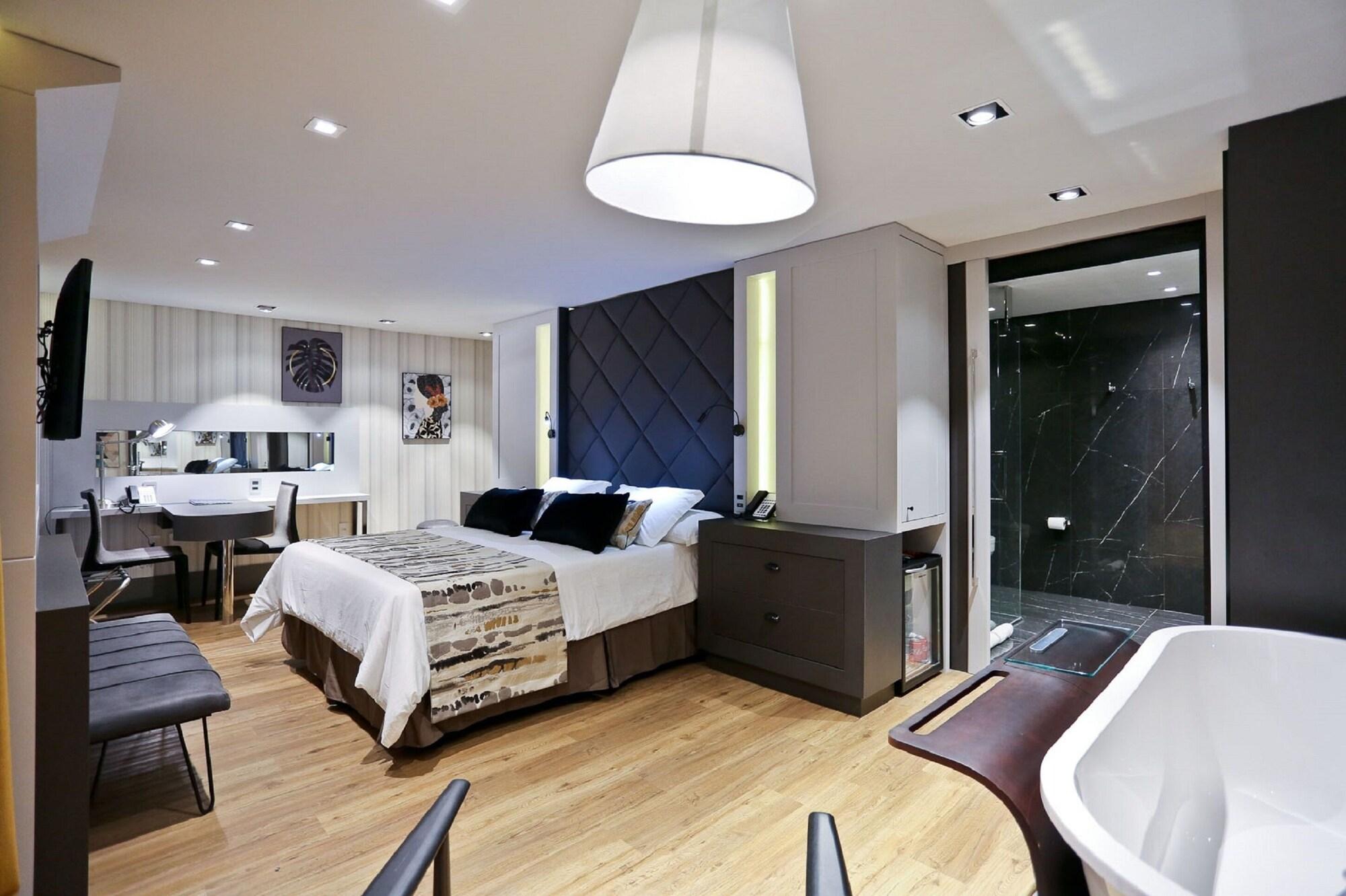 Master, Suite, City View