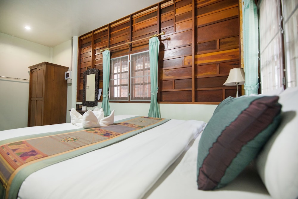 Pongphen Guesthouse 37/72