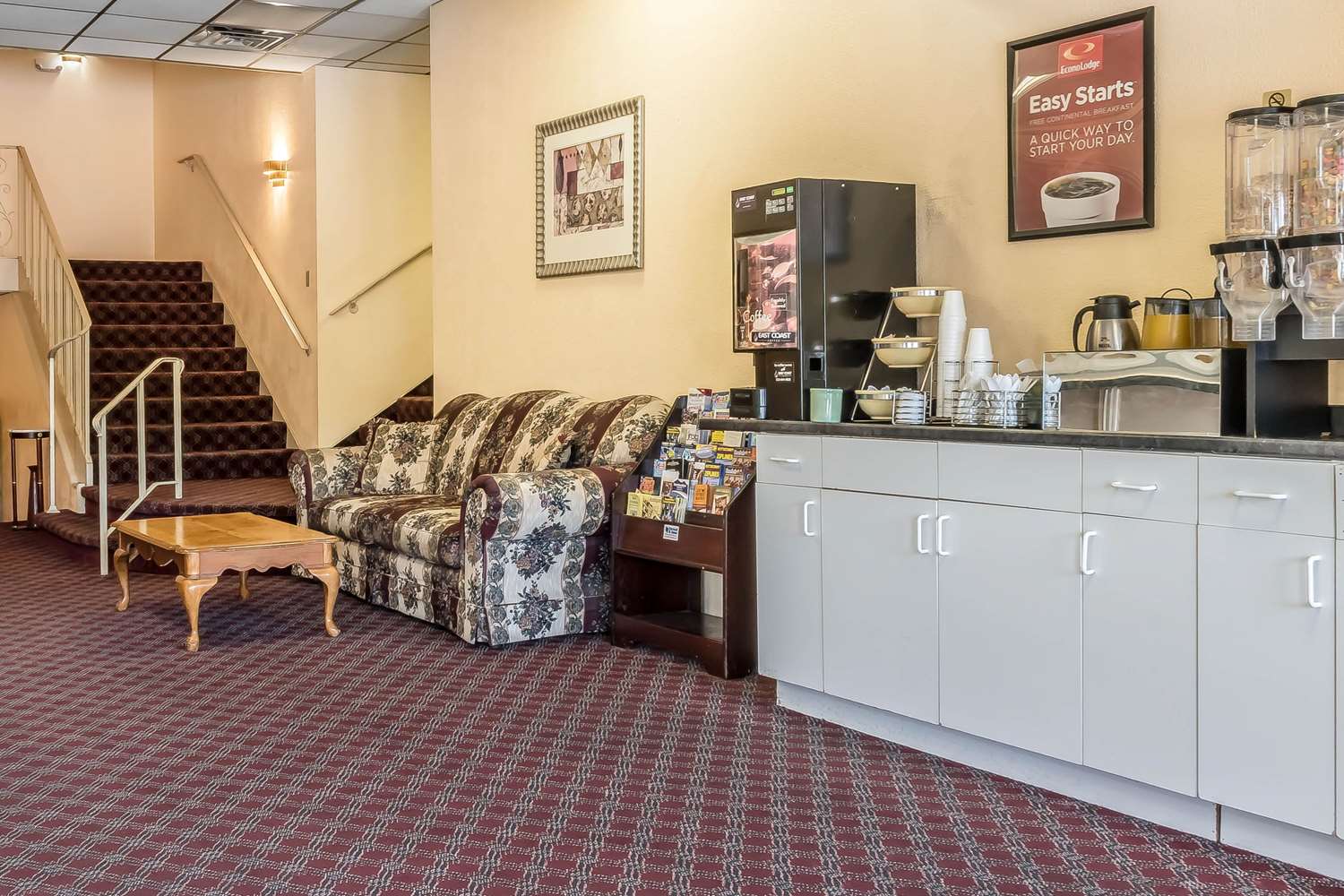 Econo Lodge Airport Reading PA 6/37