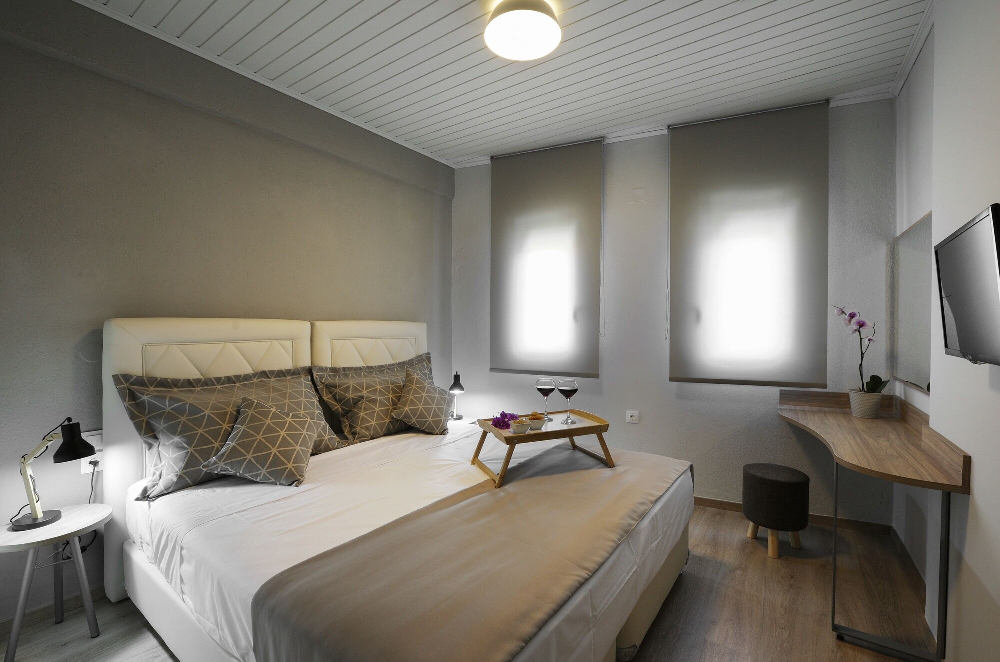 DELUXE, SUITE