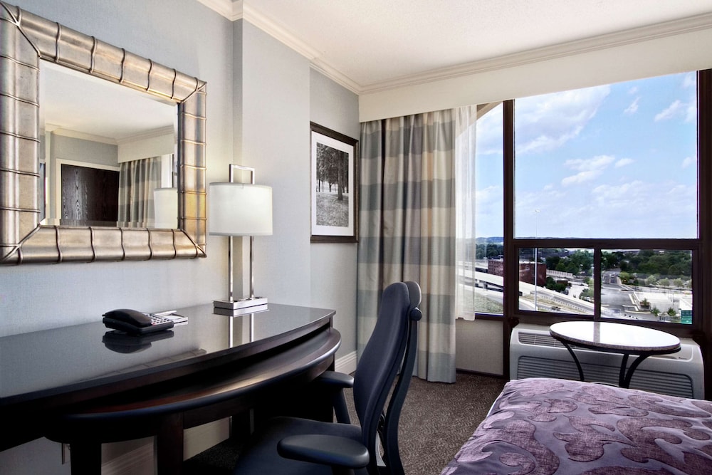 Hotel Belvoir Springfield 43/86
