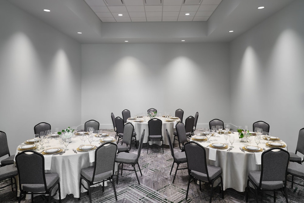 Sheraton Flowood The Refuge Hotel & Conference Center 55/65