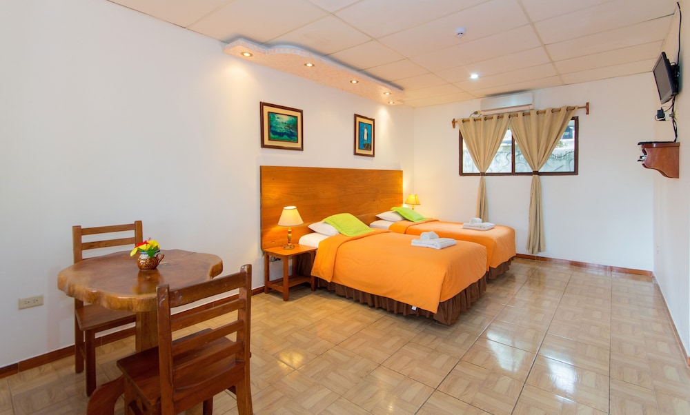 Twin Lodge Galapagos Hotel 11/68