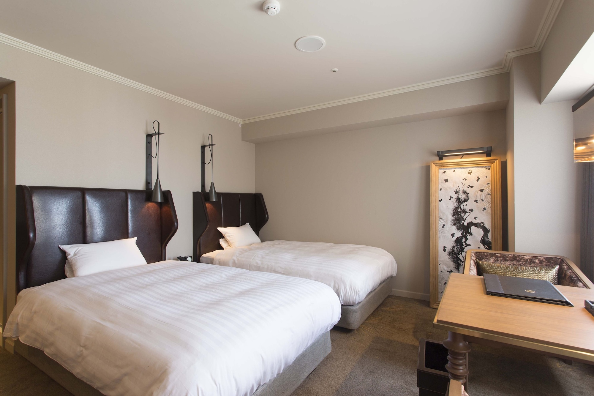 SUPERIOR, TWIN BEDS, CLUB LOUNGE ACCESS