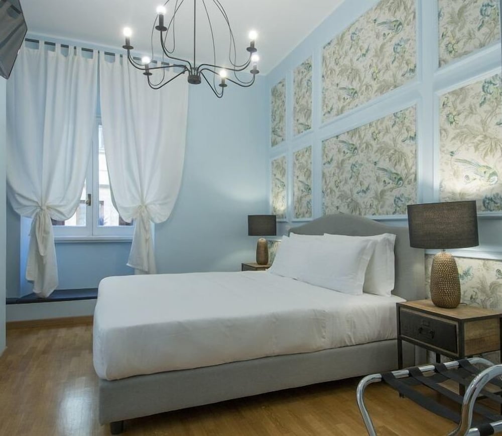 Dem Hotel 24/69