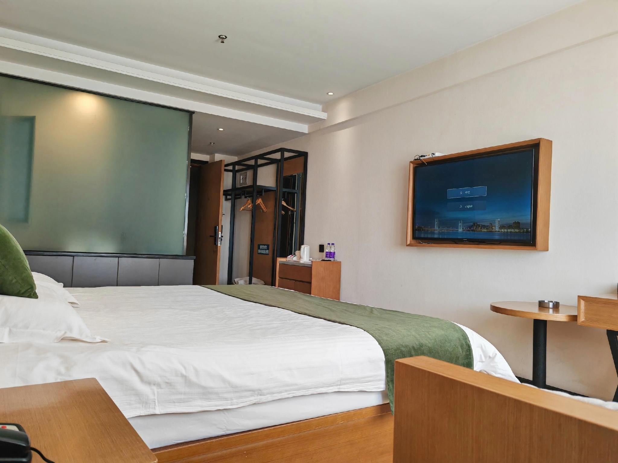 Green Haotai Zhixuan Hotel (Shangqiu City Zhecheng County Shanghai Road store) 11/19