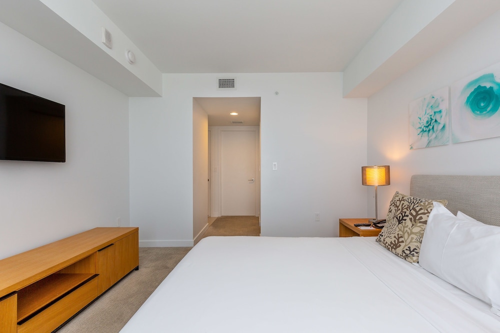 Private Ocean Luxury Condos at Beachwalk 8/50