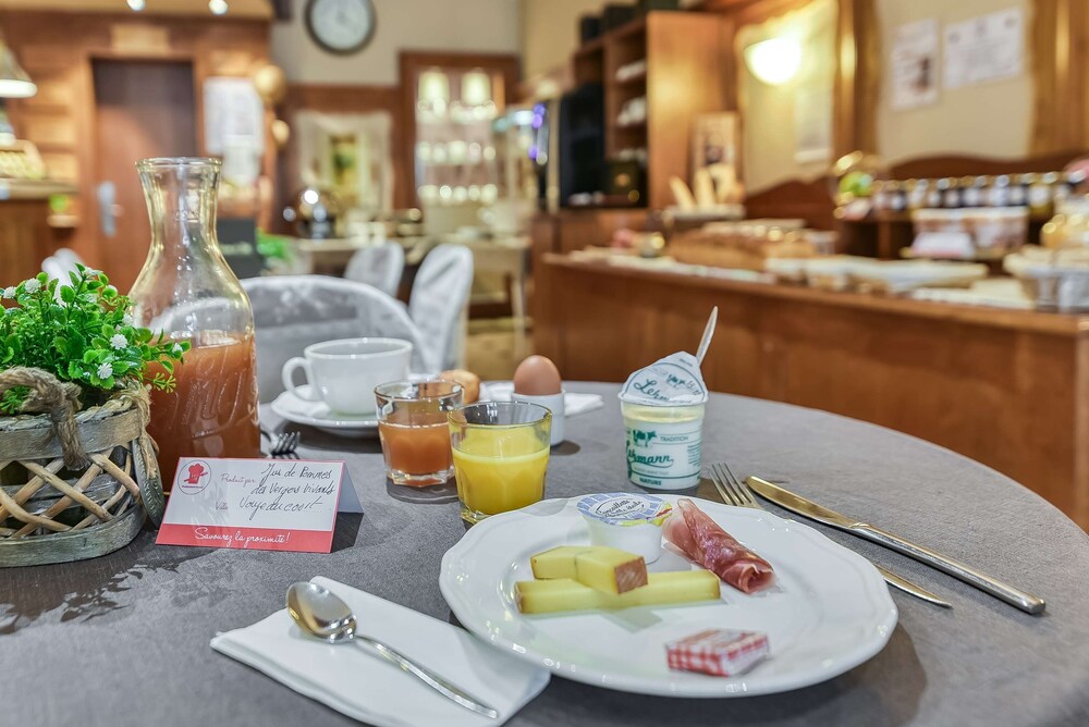 restaurant cafeteria