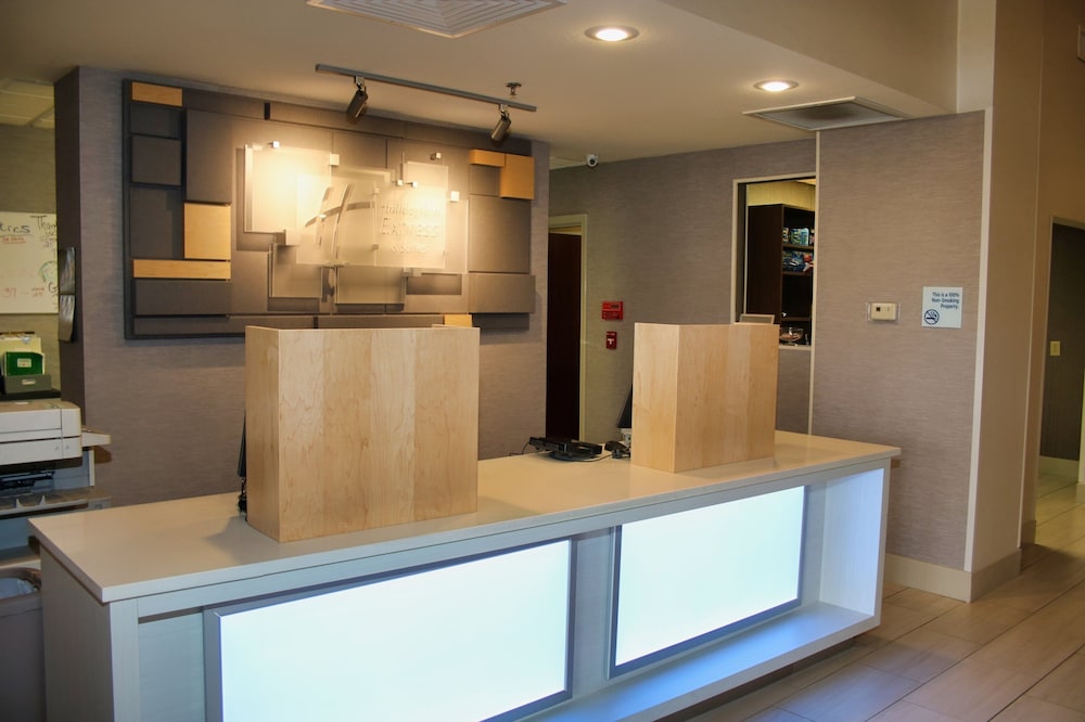 Holiday Inn Express Hotel And Suites Douglas 4/60
