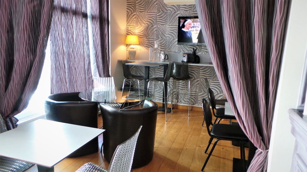 Hôtel Le Cambronne 20/25