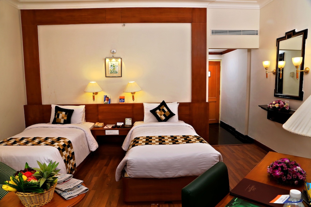 Gokulam Park Inn 16/57