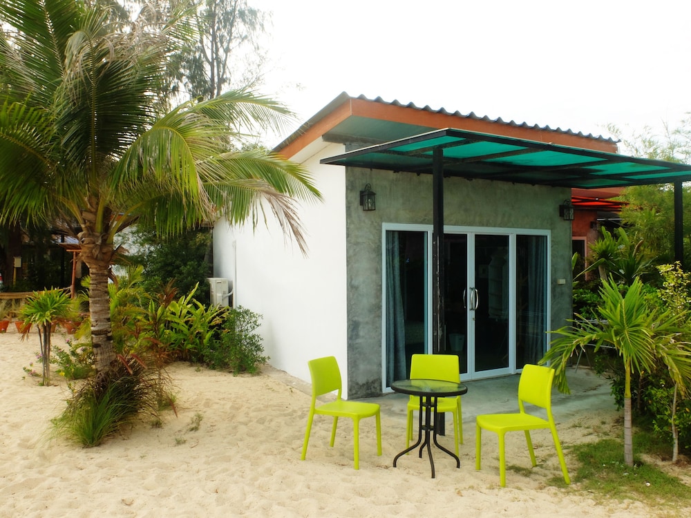 Seaesta Beach 1/46