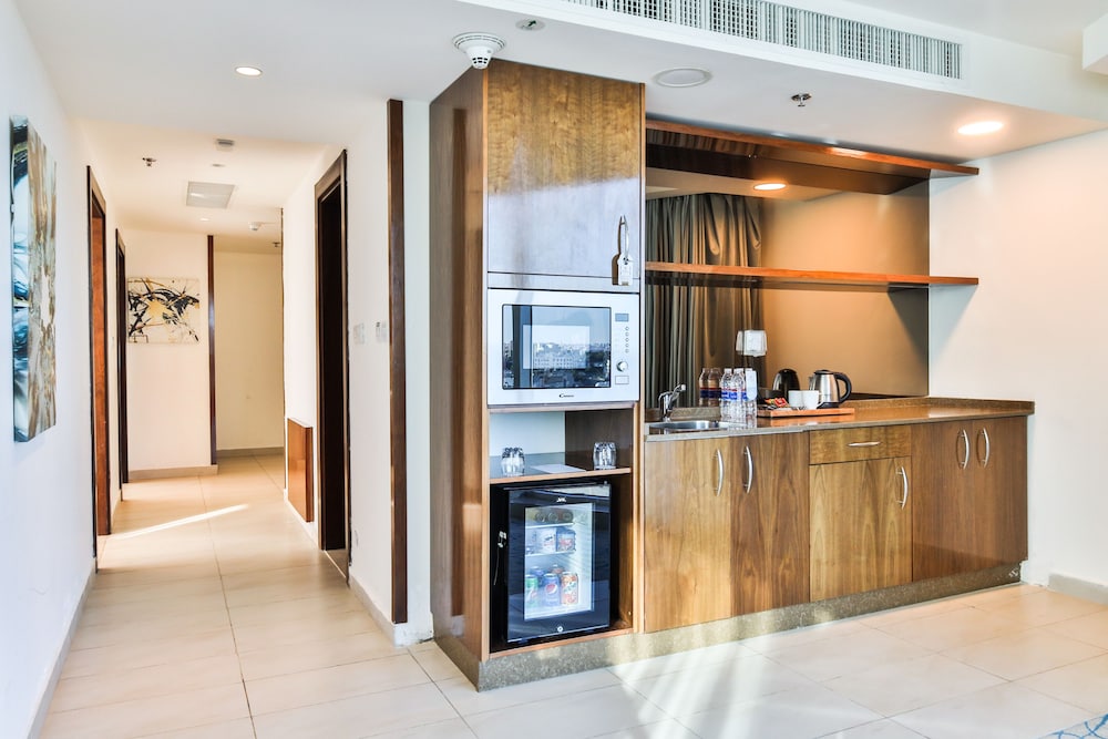 Coral Tower Hotel By Hansa 10/69