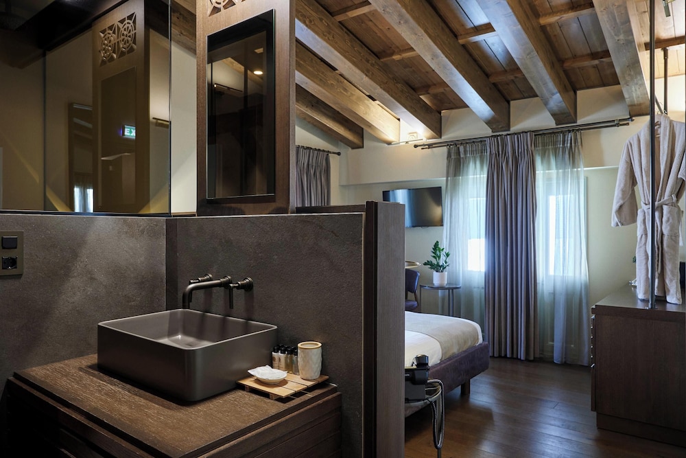 Athens 1890 Boutique Hotel & Spa 49/49