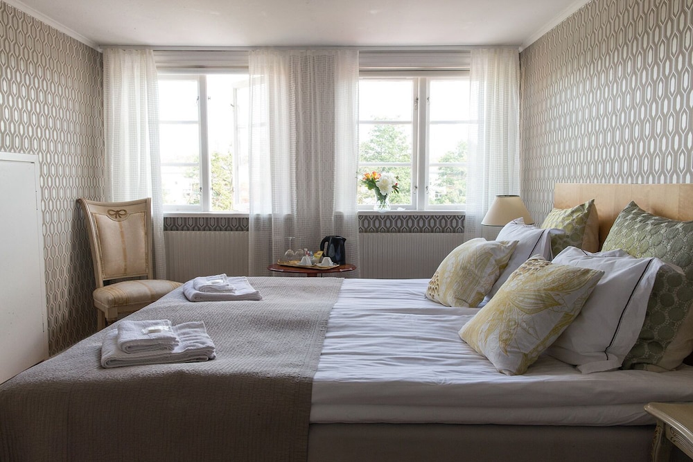 Standard, Double Bed