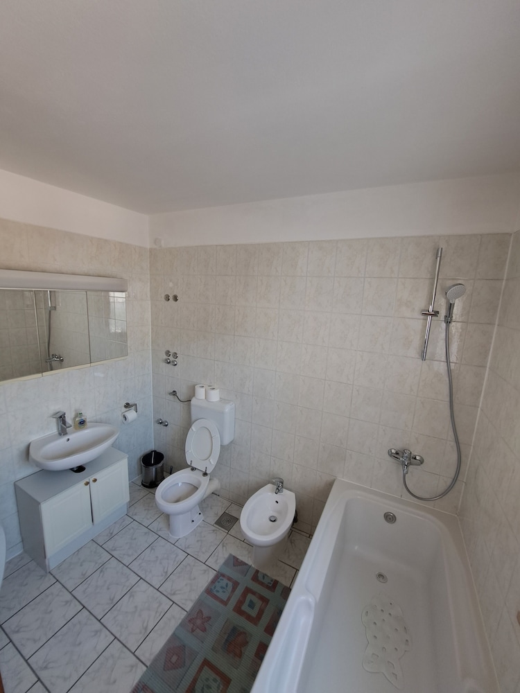 Guesthouse Varnica 48/50