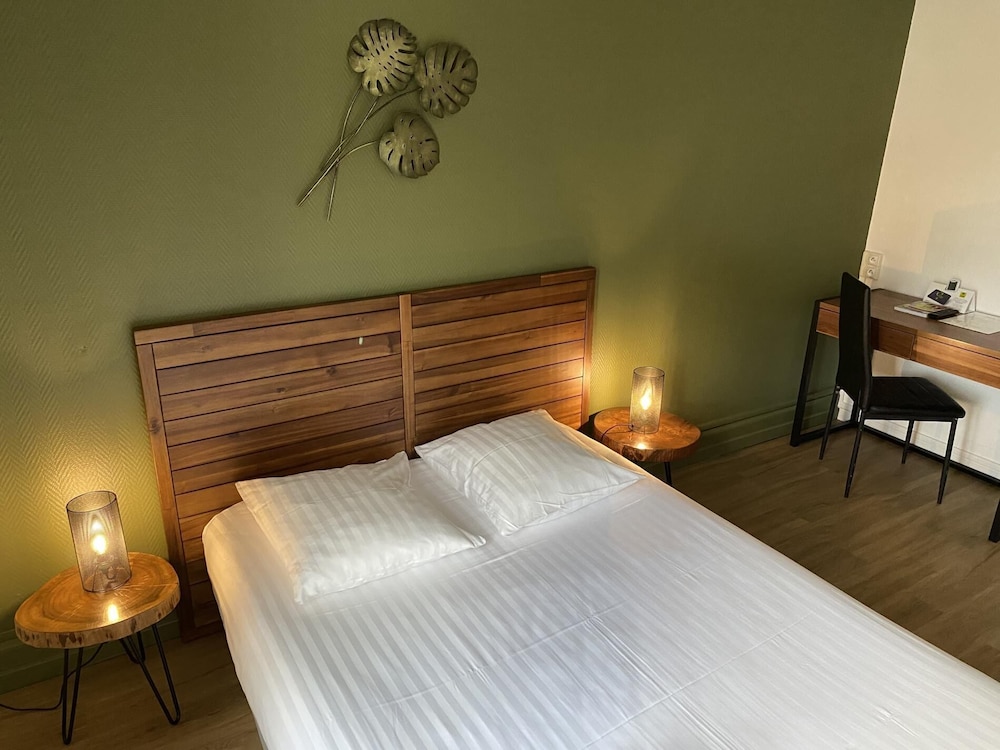 Logis Hotel Du Cirque 33/73