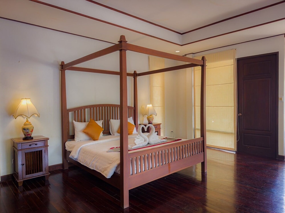 Private, Villa, King Bed