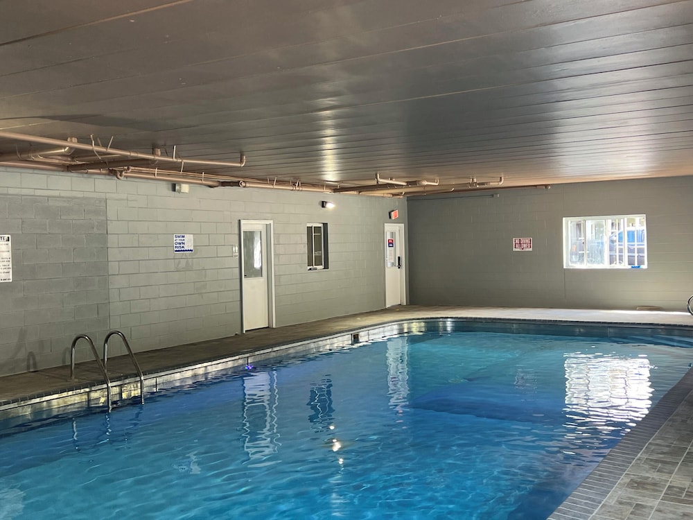 Luxor Inn & Suites 36/52