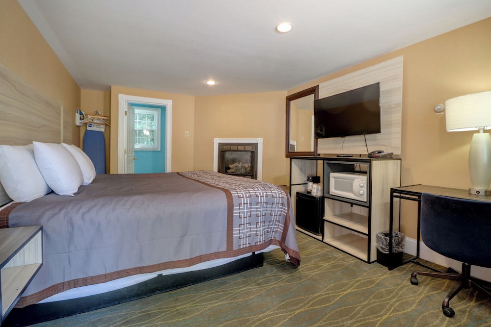 Yankee Clipper Inn, SureStay Collection by Best Western 18/50