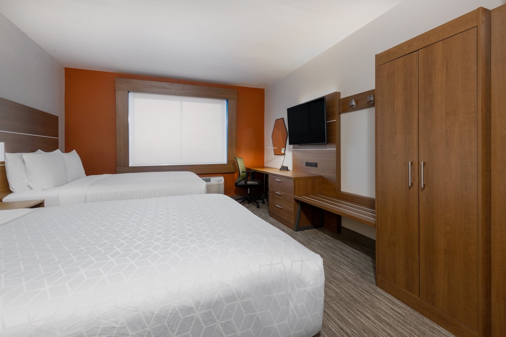 STANDARD, 2 QUEEN BEDS, ACCESSIBLE