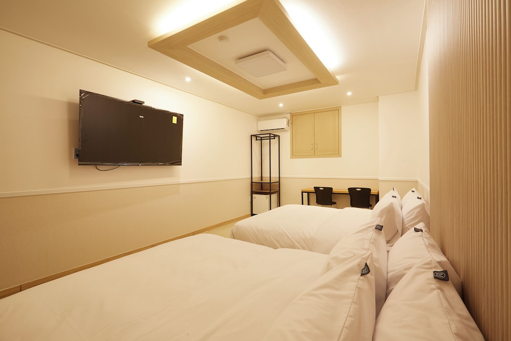 JM Hotel 14/66