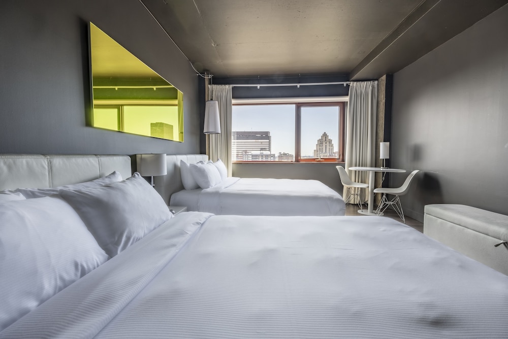 Hotel Zero 1 20/82