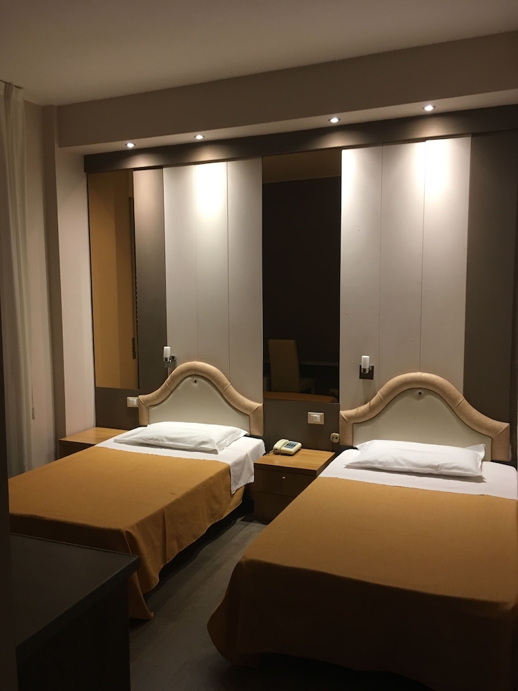 Hotel Europa Parking 35/64