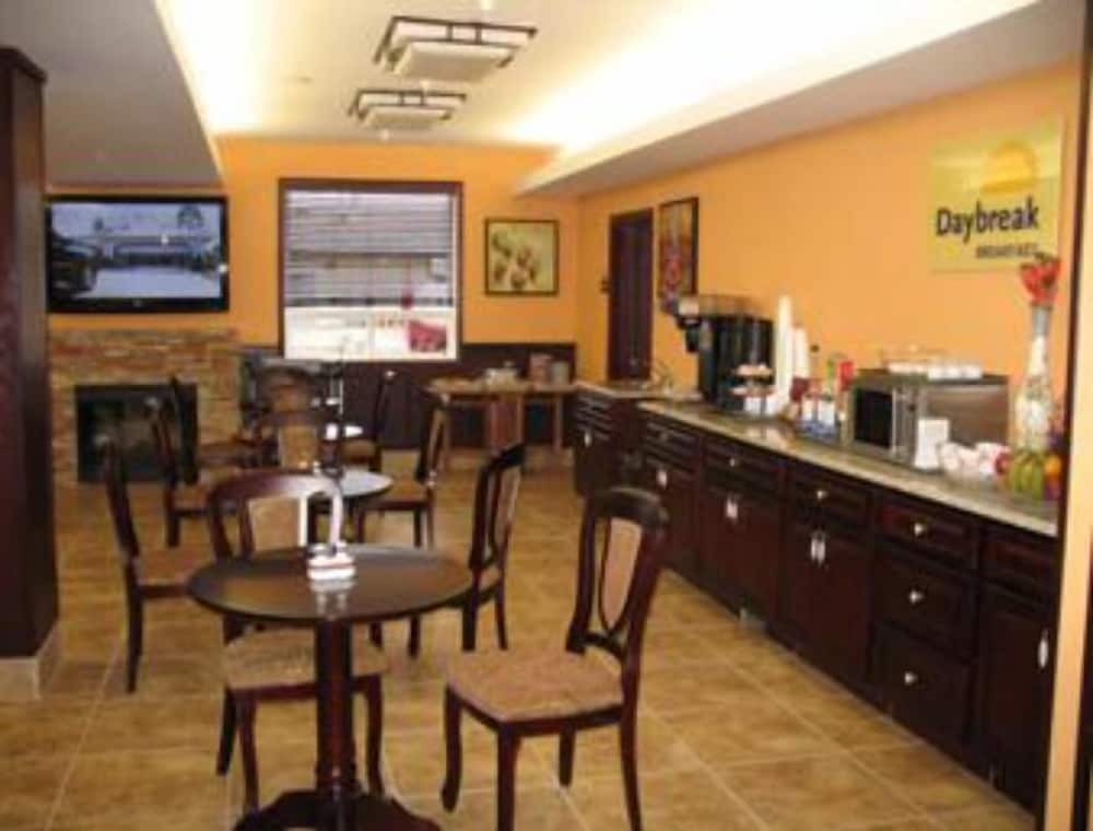 Days Inn by Wyndham Athabasca 32/40