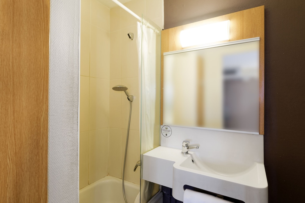 B&B Hotel Vannes Est Golfe Du Morbihan 8/29