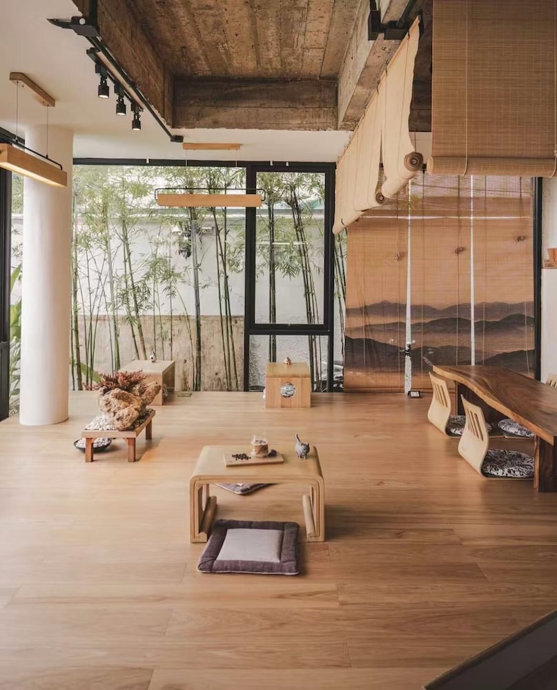 Yolo Bangkok Boutique Hotel 26/50