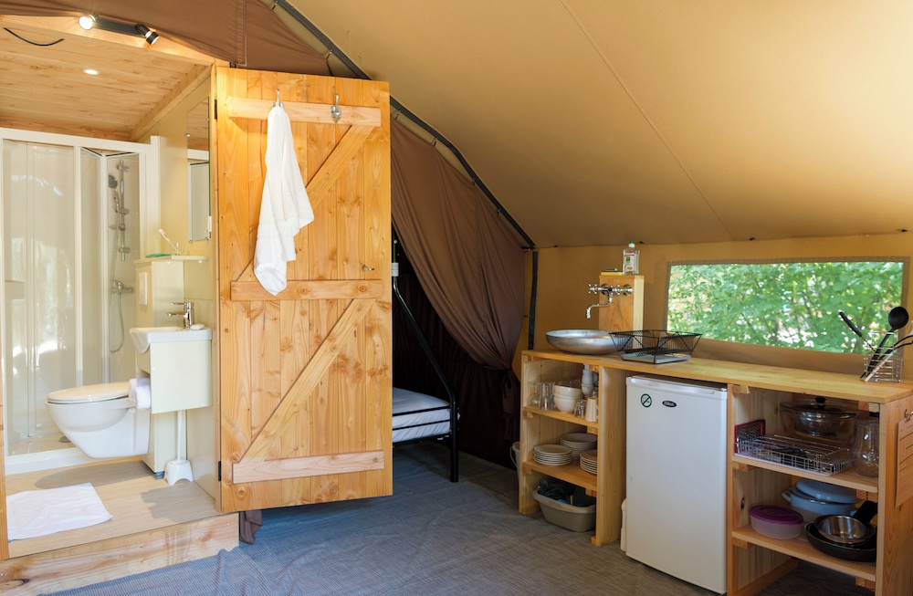 Huttopia Bourg Saint Maurice 48/48