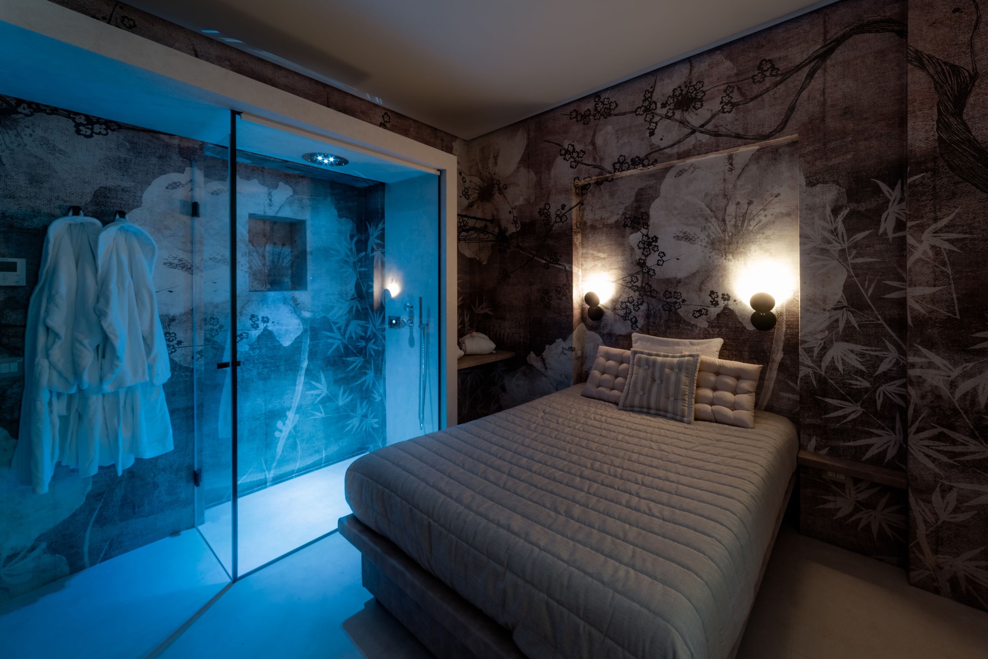 DESIGN, DOUBLE BED, GARDEN AREA