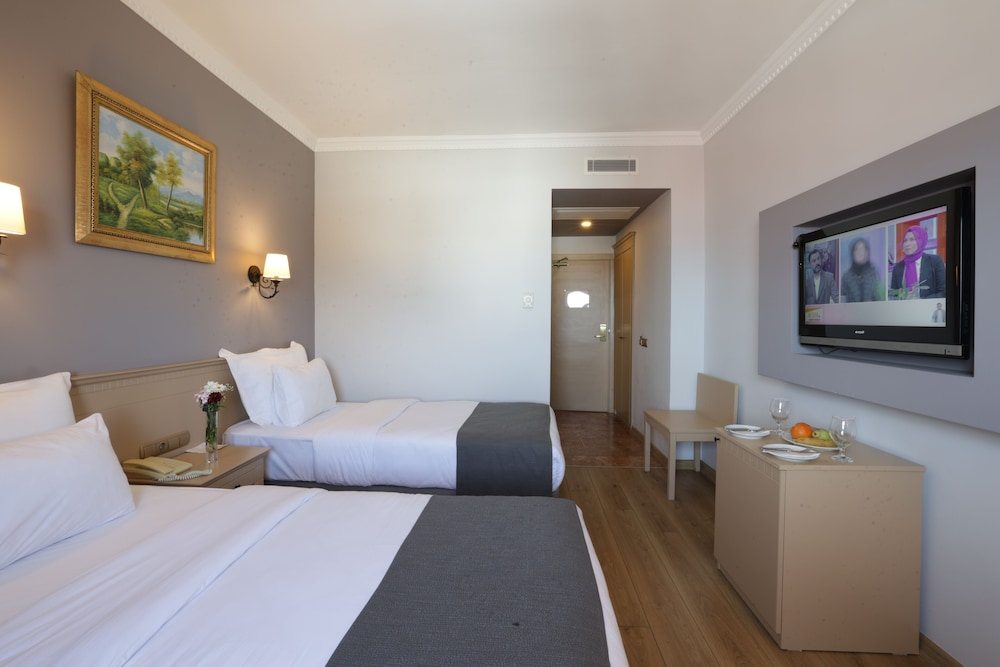 USTA PARK HOTEL 5/50