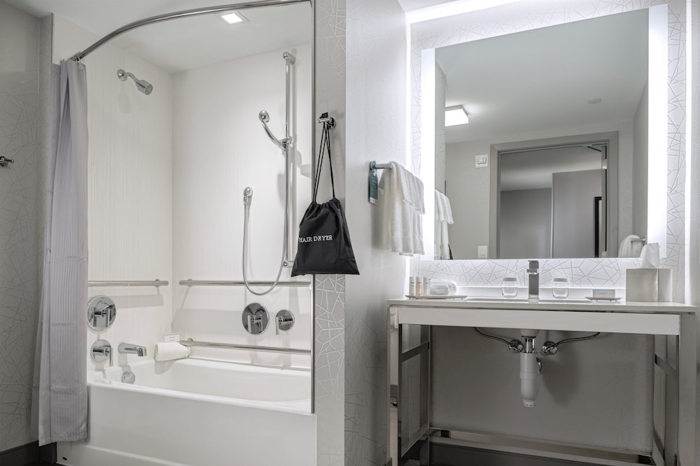 Homewood Suites By Hilton Boston Logan Airport Chelsea 10/67