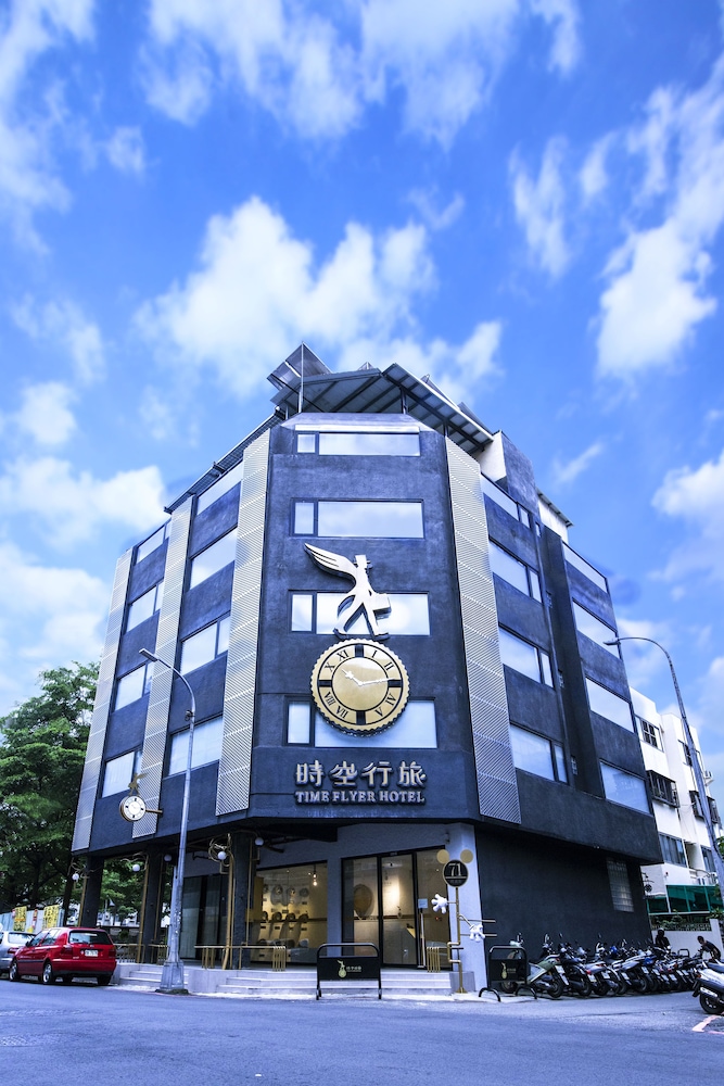 Time Flyer Hotel 4/50
