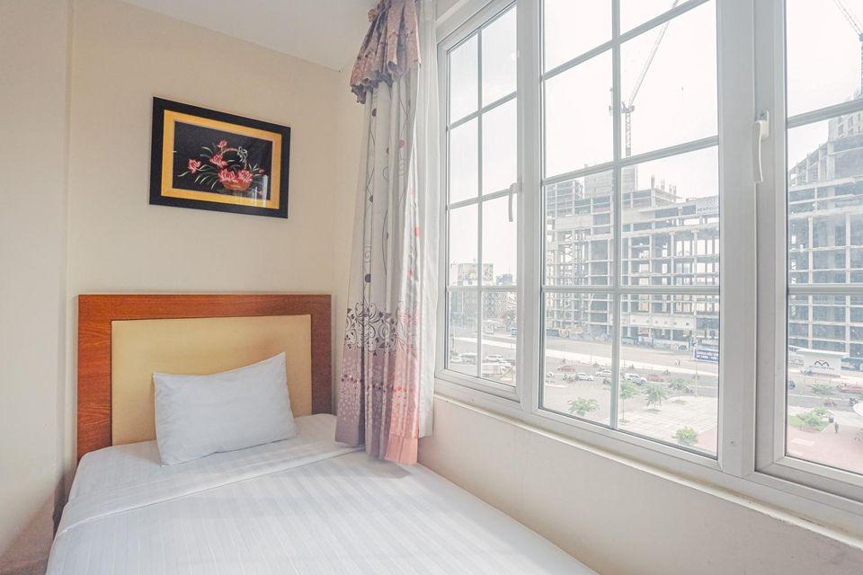 Deluxe, Double or Twin Bed, No Window