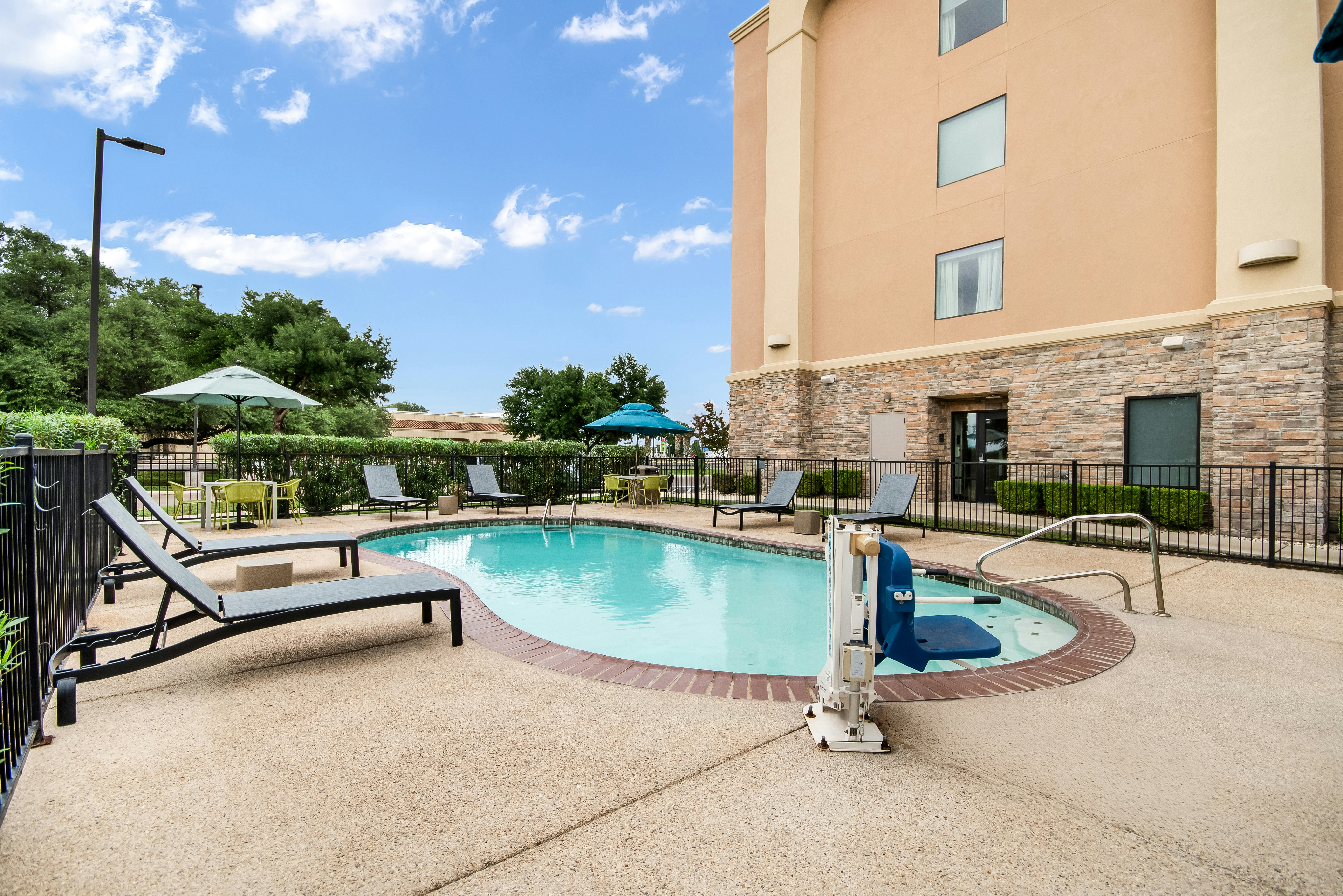 Hampton Inn Uvalde 32/33