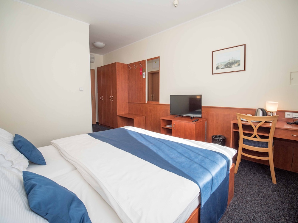 Beranek Hotel 7/64