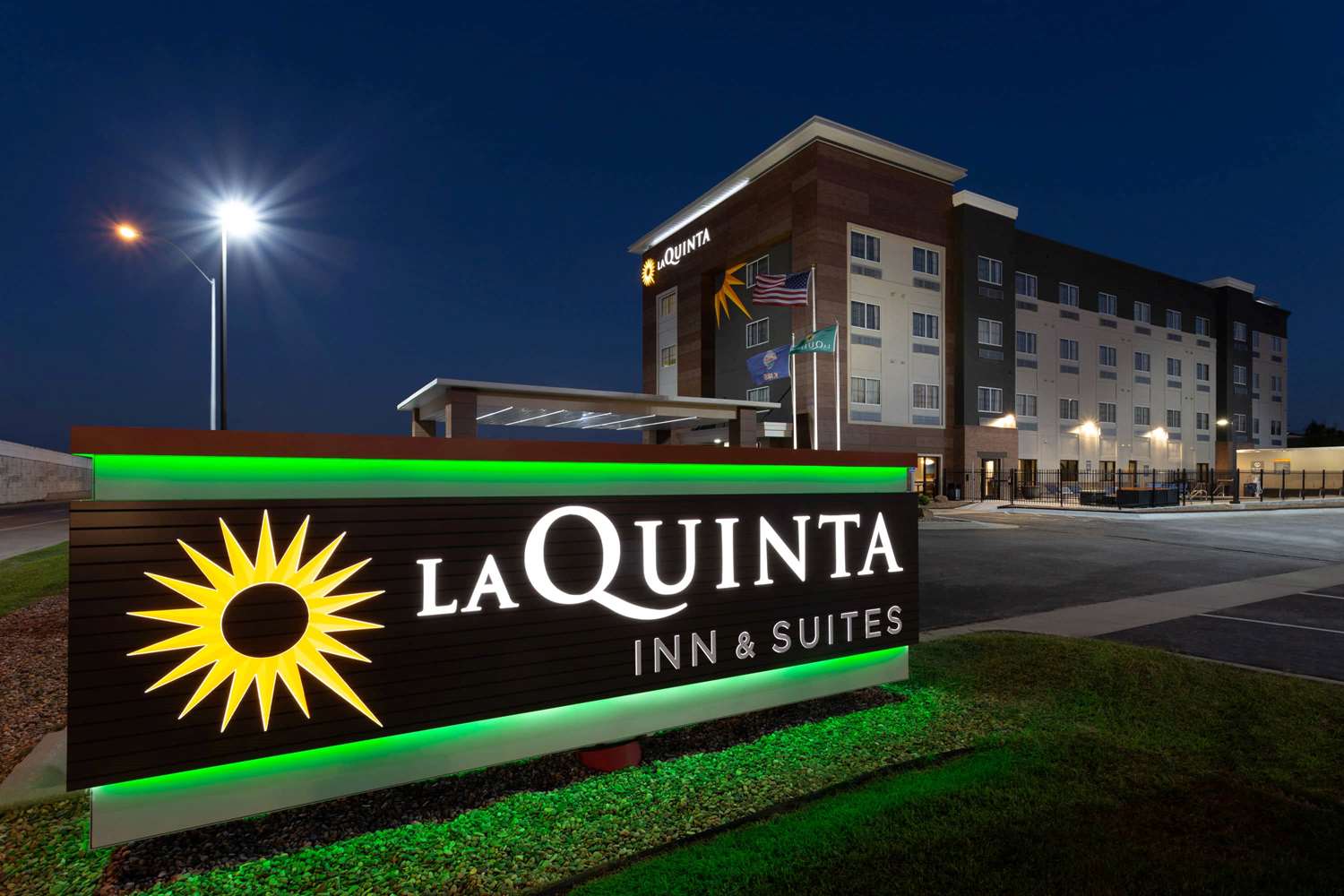 La Quinta Inn & Suites by Wyndham Wichita Airport 4/56