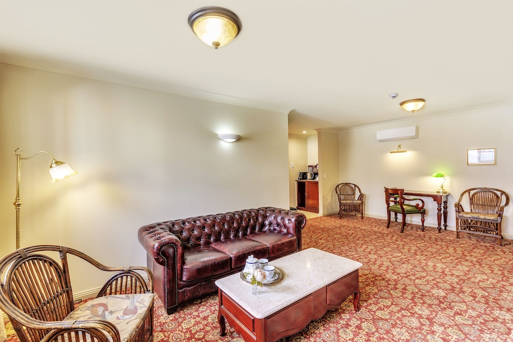 Hadleys Orient Hotel 26/47